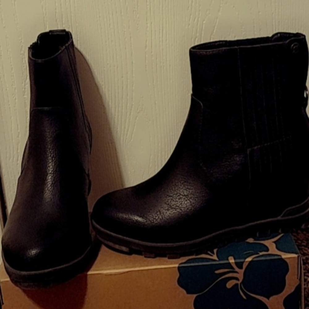 Wedge boots size 6